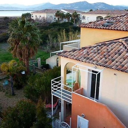 studio 25M2 avec 1 canapé convertible grand confort pour 2 personnes presqu'île des Giens Hyères Extérieur photo