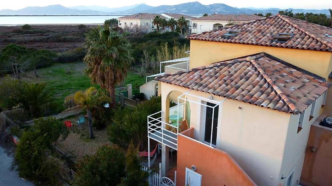 studio 25M2 avec 1 canapé convertible grand confort pour 2 personnes presqu'île des Giens Hyères Extérieur photo